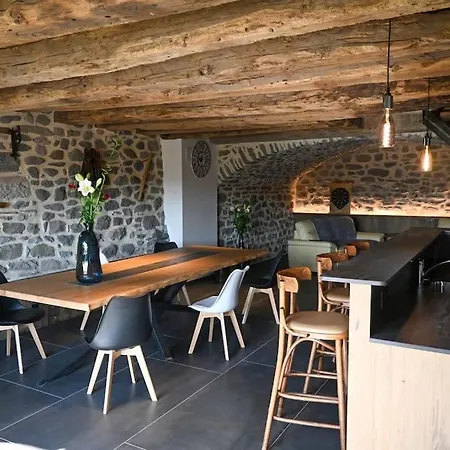 Buron De Leon, En Plein Coeur De L Aubrac ラギオール