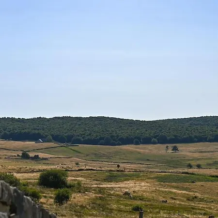Buron De Leon, En Plein Coeur De L Aubrac