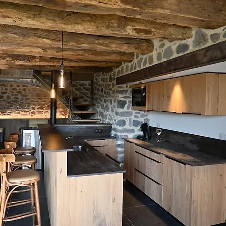 Buron De Leon, En Plein Coeur De L Aubrac *