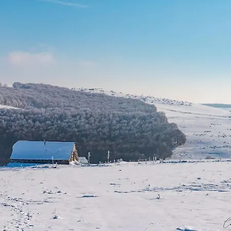 Buron De Leon, En Plein Coeur De L Aubrac