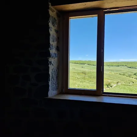 Buron De Leon, En Plein Coeur De L Aubrac 펜션 *