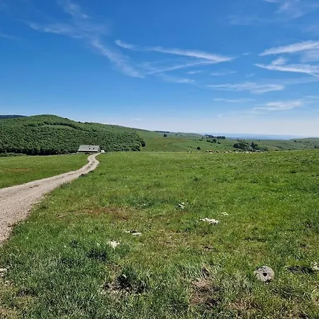 Buron De Leon, En Plein Coeur De L Aubrac 펜션 라귀올르
