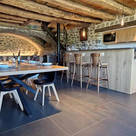 Buron De Leon, En Plein Coeur De L Aubrac Holiday home *