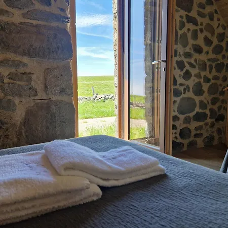 Buron De Léon, En Plein Cœur De L Aubrac Hébergement de vacances
