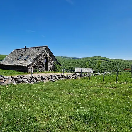 Buron De Léon, En Plein Cœur De L Aubrac Hébergement de vacances